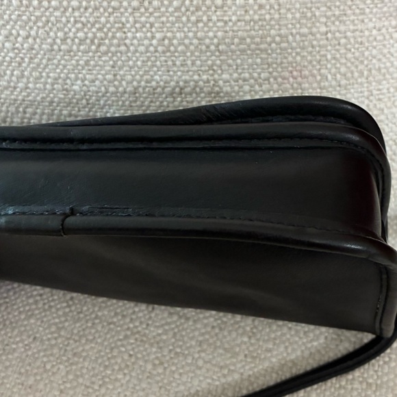 Vintage Coach Dinky Black Leather Crossbody Bag with hang tag - Picture 7 of 13
